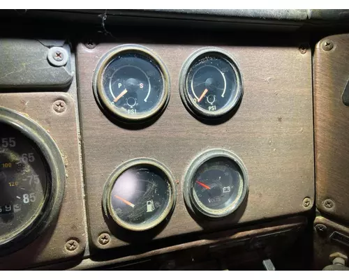 Freightliner FLC112 Dash Assembly