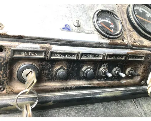 Freightliner FLC112 Dash Assembly
