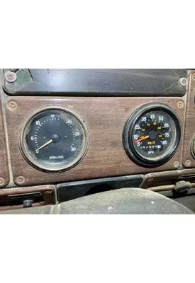 Freightliner FLC112 Instrument Cluster