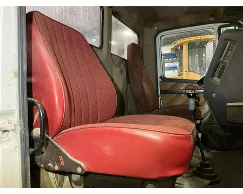 Freightliner FLC112 Seat (non-Suspension)