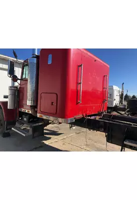 Freightliner FLC120 Sleeper