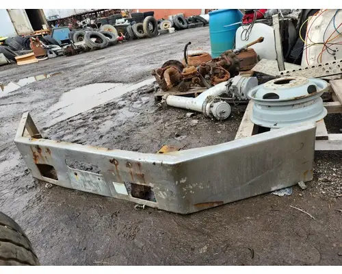 Freightliner FLC Bumper Assembly, Front