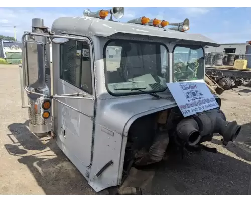 Freightliner FLC Cab