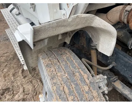 Freightliner FLC Fender Extension