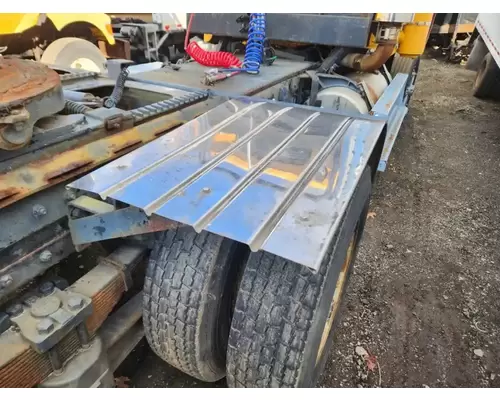 Freightliner FLC Fender
