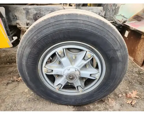 Freightliner FLC Spindle  Knuckle, Front