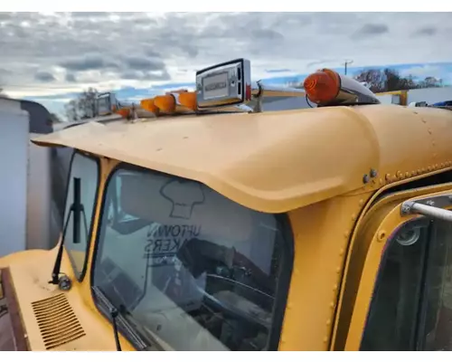Freightliner FLC Sun Visor (External)