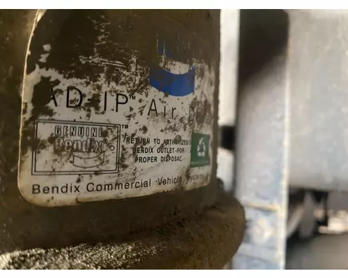 Freightliner FLD112SD Air Drier