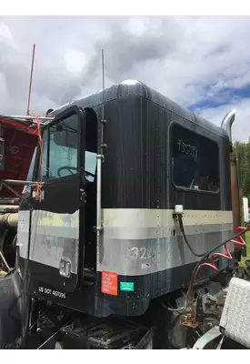 Freightliner FLD112SD Cab