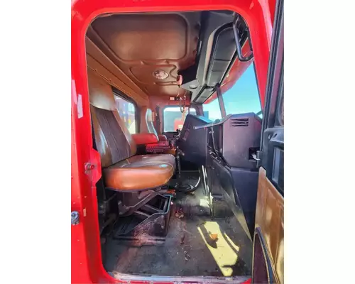 Freightliner FLD112SD Cab