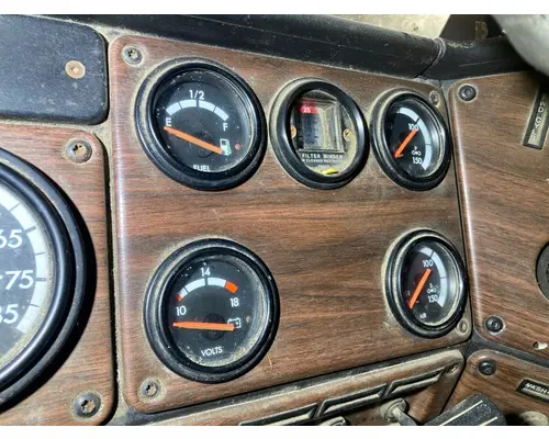 Freightliner FLD112SD Dash Assembly