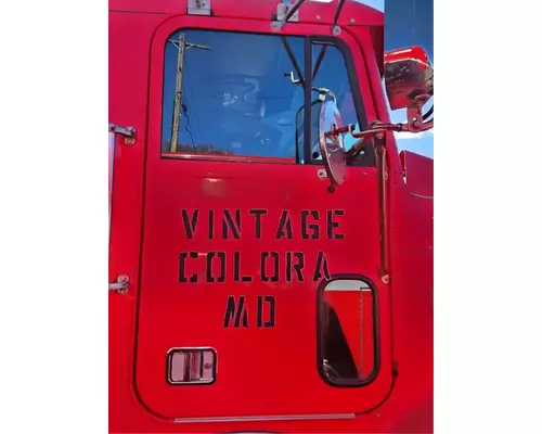 Freightliner FLD112SD Door Assembly, Front