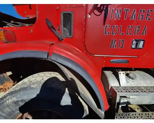 Freightliner FLD112SD Fender Extension