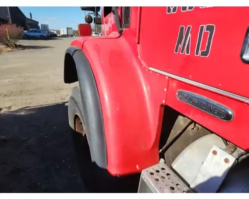 Freightliner FLD112SD Fender Extension