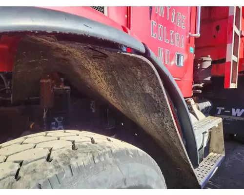 Freightliner FLD112SD Fender Extension