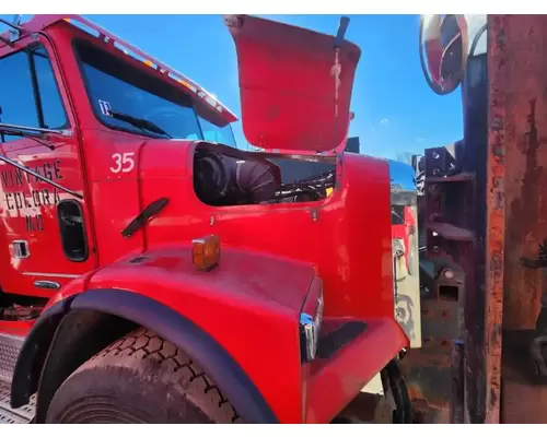 Freightliner FLD112SD Hood