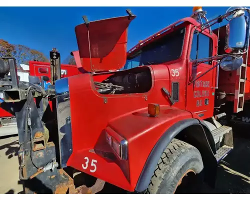 Freightliner FLD112SD Hood
