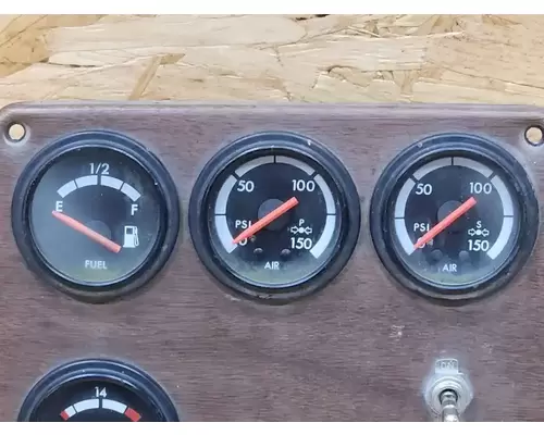 Freightliner FLD112SD Instrument Cluster