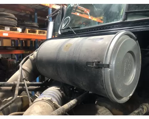 Freightliner FLD112 Air Cleaner