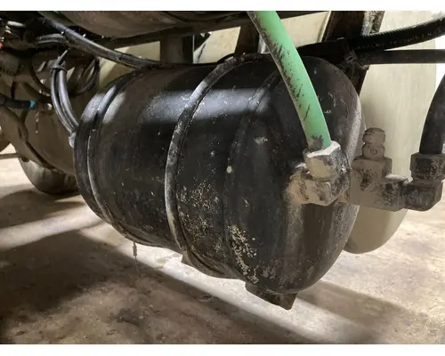 Freightliner FLD112 Air Tank