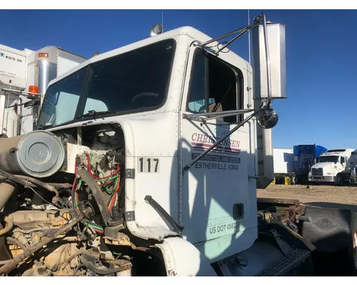 Freightliner FLD112 Cab Assembly