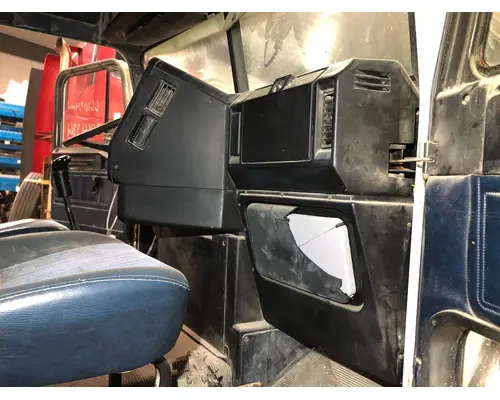 Freightliner FLD112 Cab Assembly