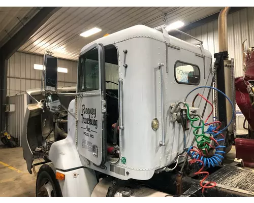 Freightliner FLD112 Cab Assembly