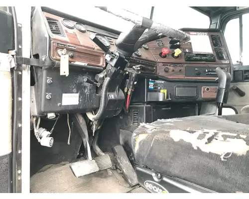 Freightliner FLD112 Dash Assembly