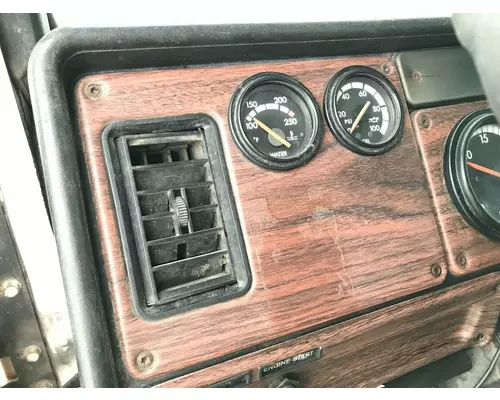 Freightliner FLD112 Dash Assembly