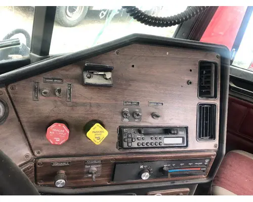 Freightliner FLD112 Dash Assembly