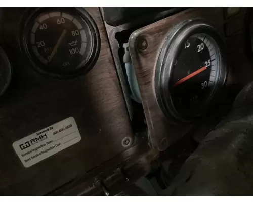 Freightliner FLD112 Dash Assembly