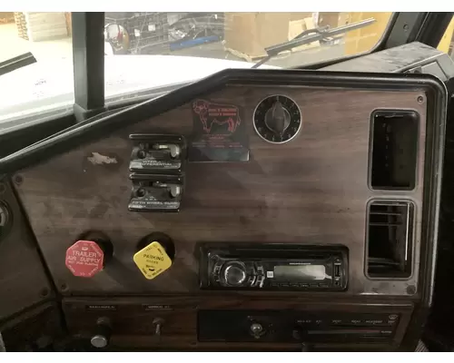 Freightliner FLD112 Dash Assembly