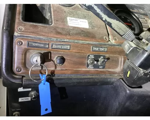 Freightliner FLD112 Dash Assembly