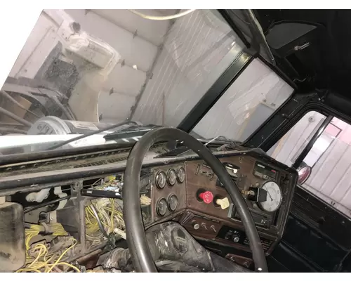 Freightliner FLD112 Dash Assembly