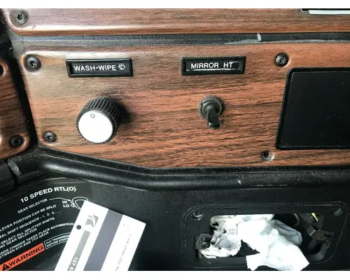 Freightliner FLD112 Dash Assembly
