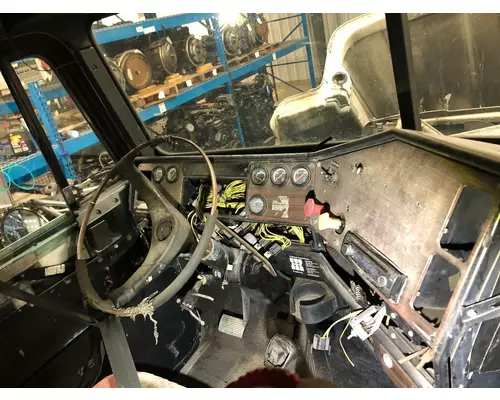 Freightliner FLD112 Dash Assembly