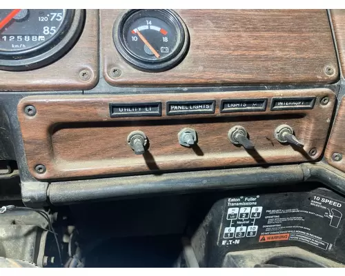 Freightliner FLD112 Dash Assembly