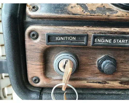 Freightliner FLD112 Dash Assembly