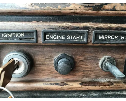 Freightliner FLD112 Dash Assembly