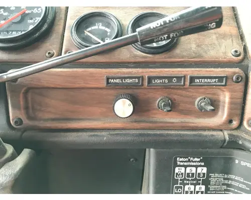 Freightliner FLD112 Dash Assembly