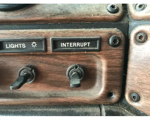 Freightliner FLD112 Dash Assembly