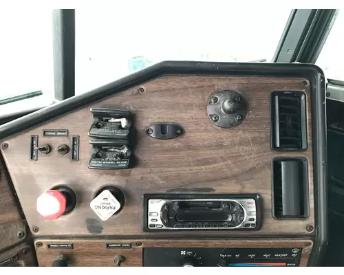 Freightliner FLD112 Dash Assembly
