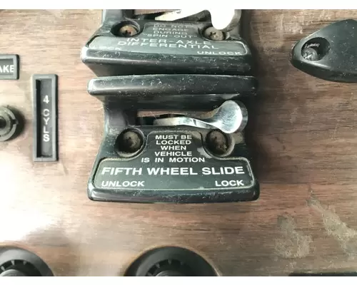 Freightliner FLD112 Dash Assembly