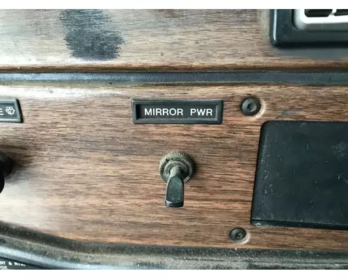 Freightliner FLD112 Dash Assembly
