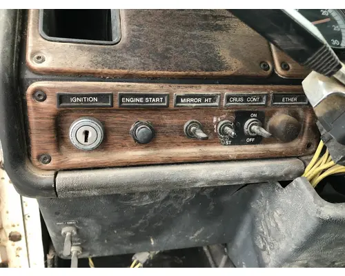 Freightliner FLD112 Dash Assembly