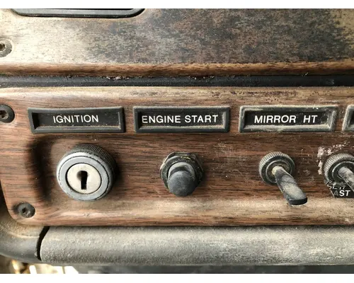 Freightliner FLD112 Dash Assembly
