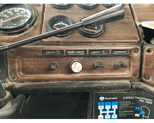 Freightliner FLD112 Dash Assembly