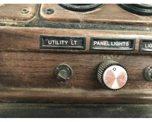 Freightliner FLD112 Dash Assembly