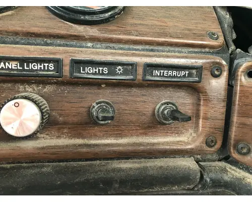 Freightliner FLD112 Dash Assembly