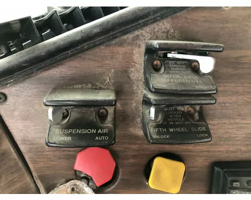 Freightliner FLD112 Dash Assembly